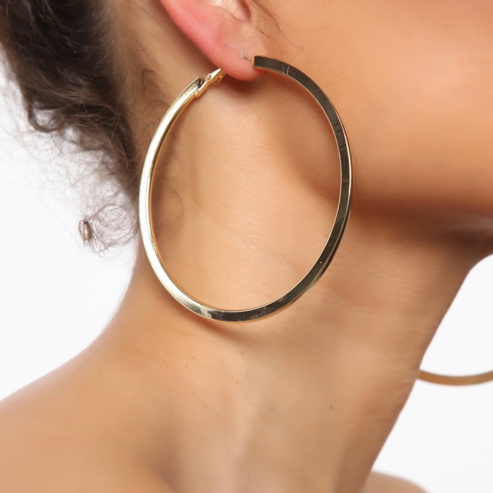 💌FREE W/ANY PURCHASE Hoop Earrings - Gold Tone